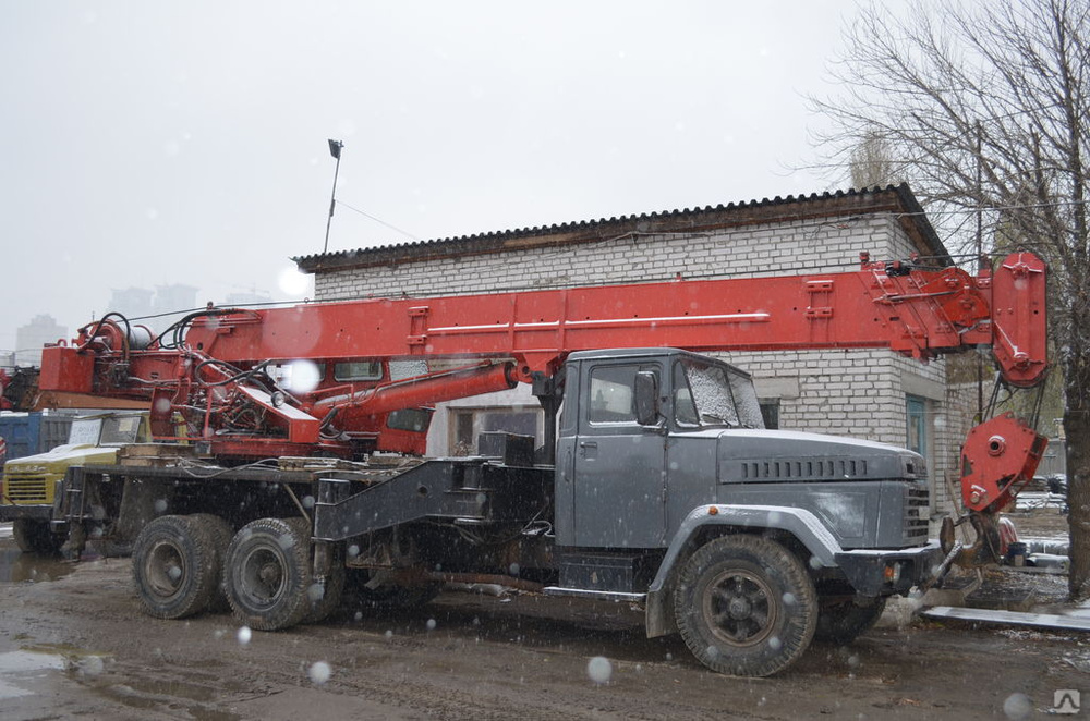 Автокран 30 тонн. Автокран КРАЗ Краян 30т. Кран Краян 557кр. Автокран Краян 30 тонн. КРАЗ кран 30т.