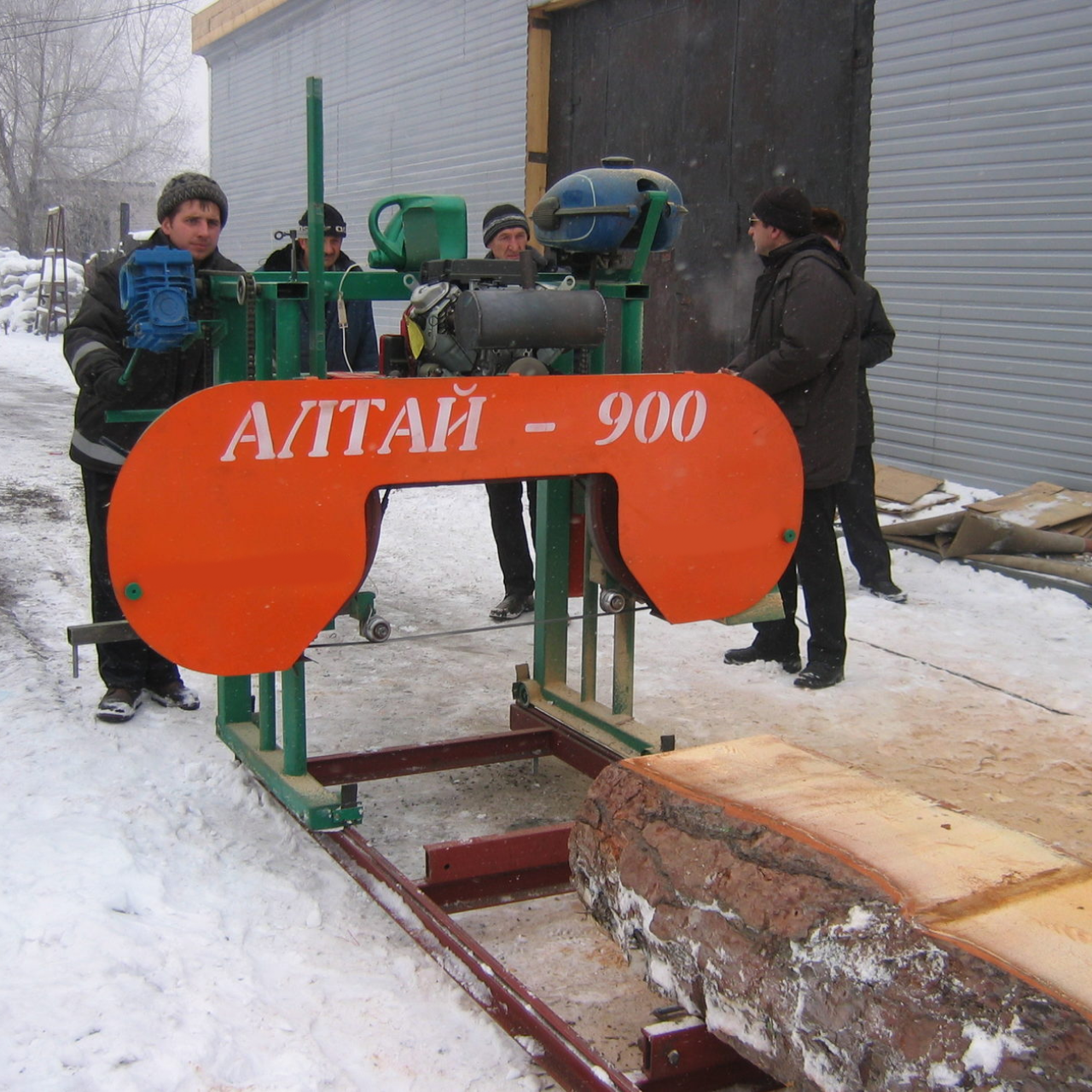 Алтайлестехмаш. Ленточная пилорама Алтай 700. Алтай 700 пилорама бензиновая. Алтай-900 ленточная пилорама. Алтай-700а бензиновая ленточная пилорама.