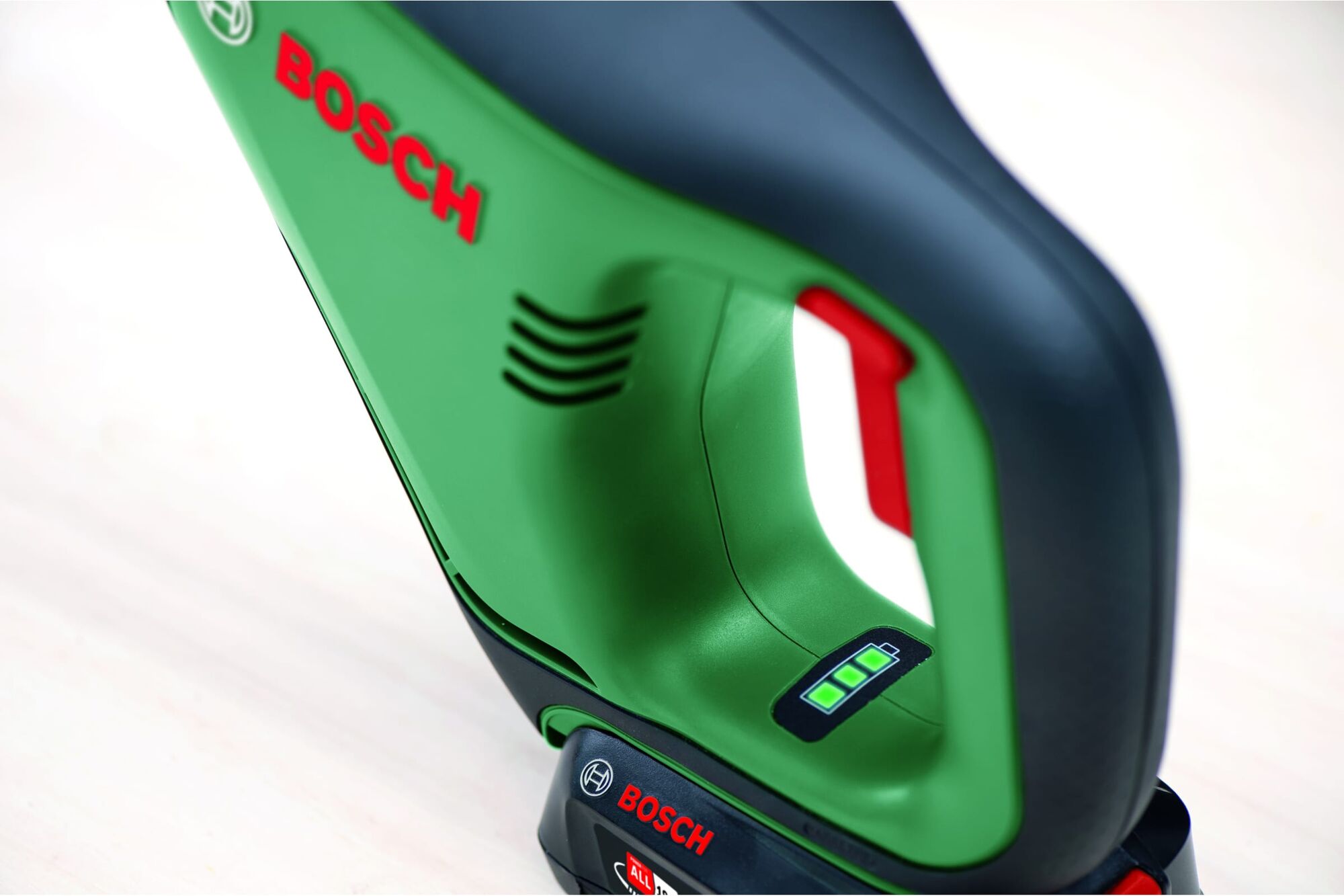 Аккумуляторная сабельная пила Bosch AdvancedRecip18 без аккумулятора и з/у  06033B2402, цена в Екатеринбурге от компании ГЛОБАЛСТРОЙРТИ