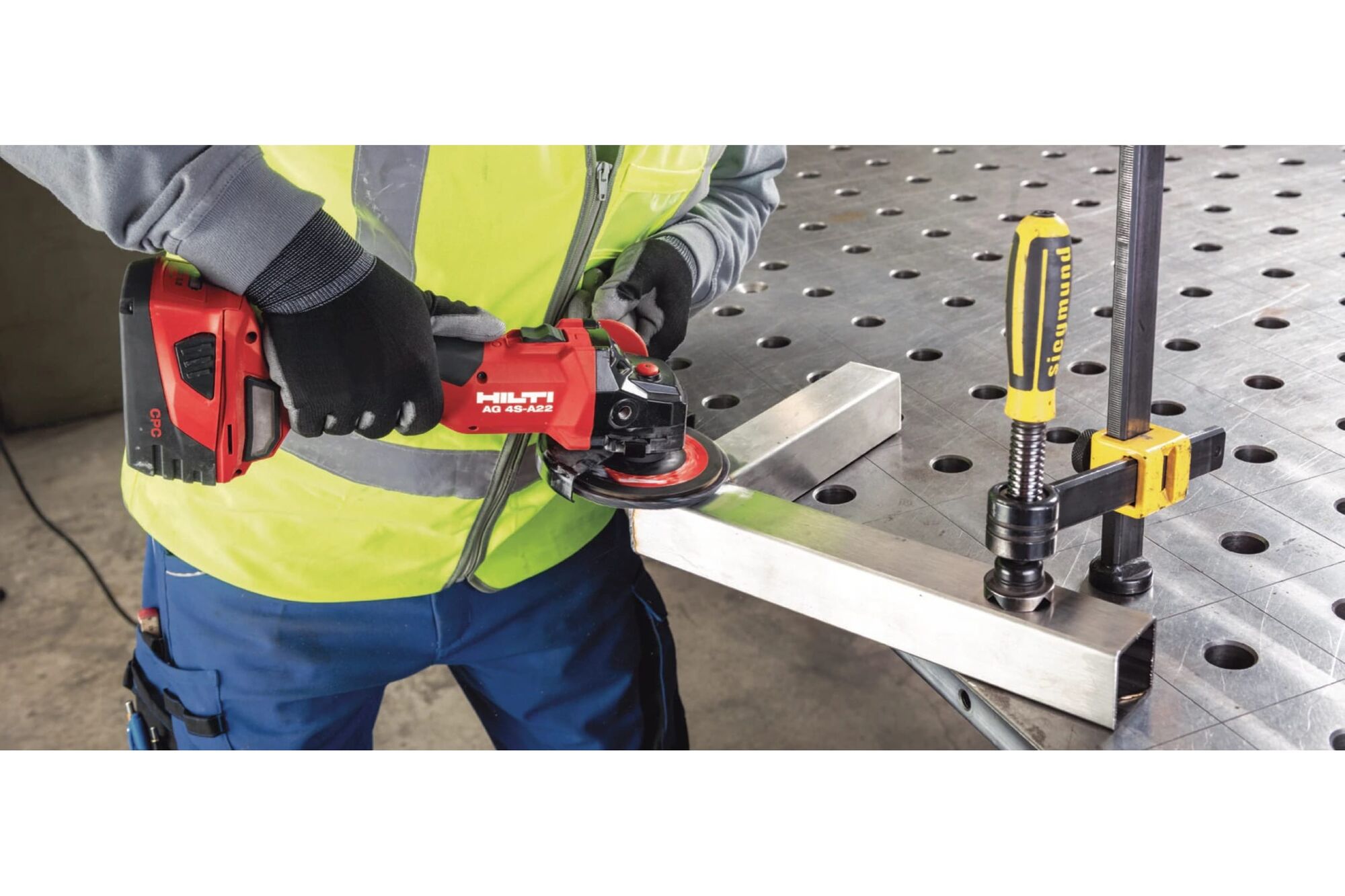 Аккумуляторная угловая шлифмашина Hilti AG 4S-A22-125 чемодан 2215884, цена  в Екатеринбурге от компании ГЛОБАЛСТРОЙРТИ