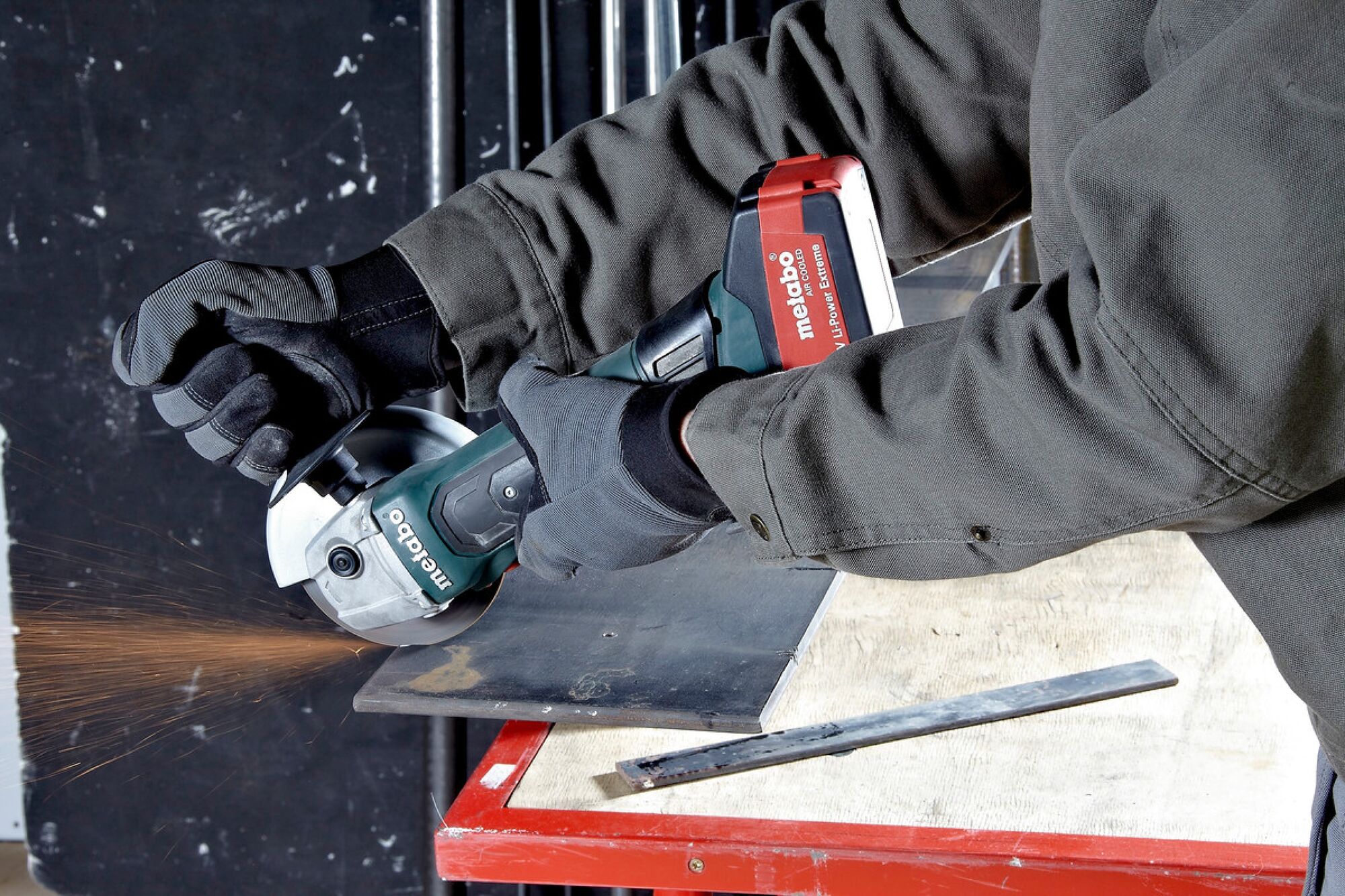 Аккумуляторная углошлифовальная машина Metabo WB 18 LTX BL 125 Quick + 3.5  Ач LiHD + ЗУ ASC 55 T0336, цена в Екатеринбурге от компании ГЛОБАЛСТРОЙРТИ