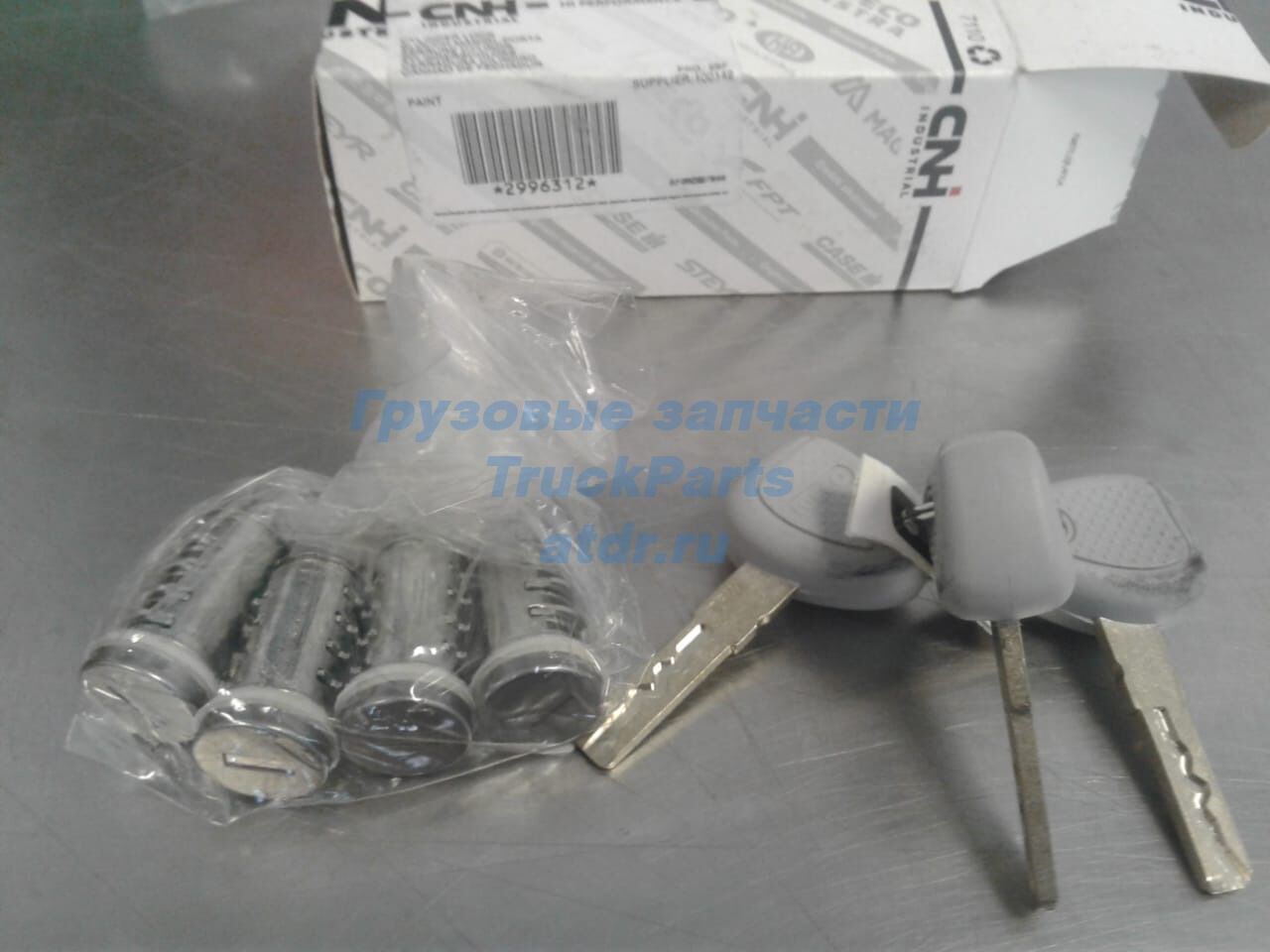Ключи Iveko Stralis комплект с личинками на двери и зажигание 2996312 IVECO 2996312