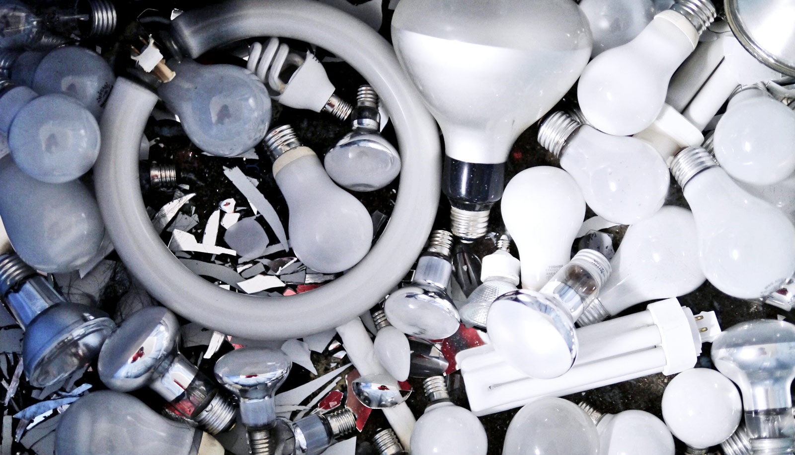 Утилизация лампы накаливания или газоразрядные лампы; дуговые лампы, утратившие потребительские свойства