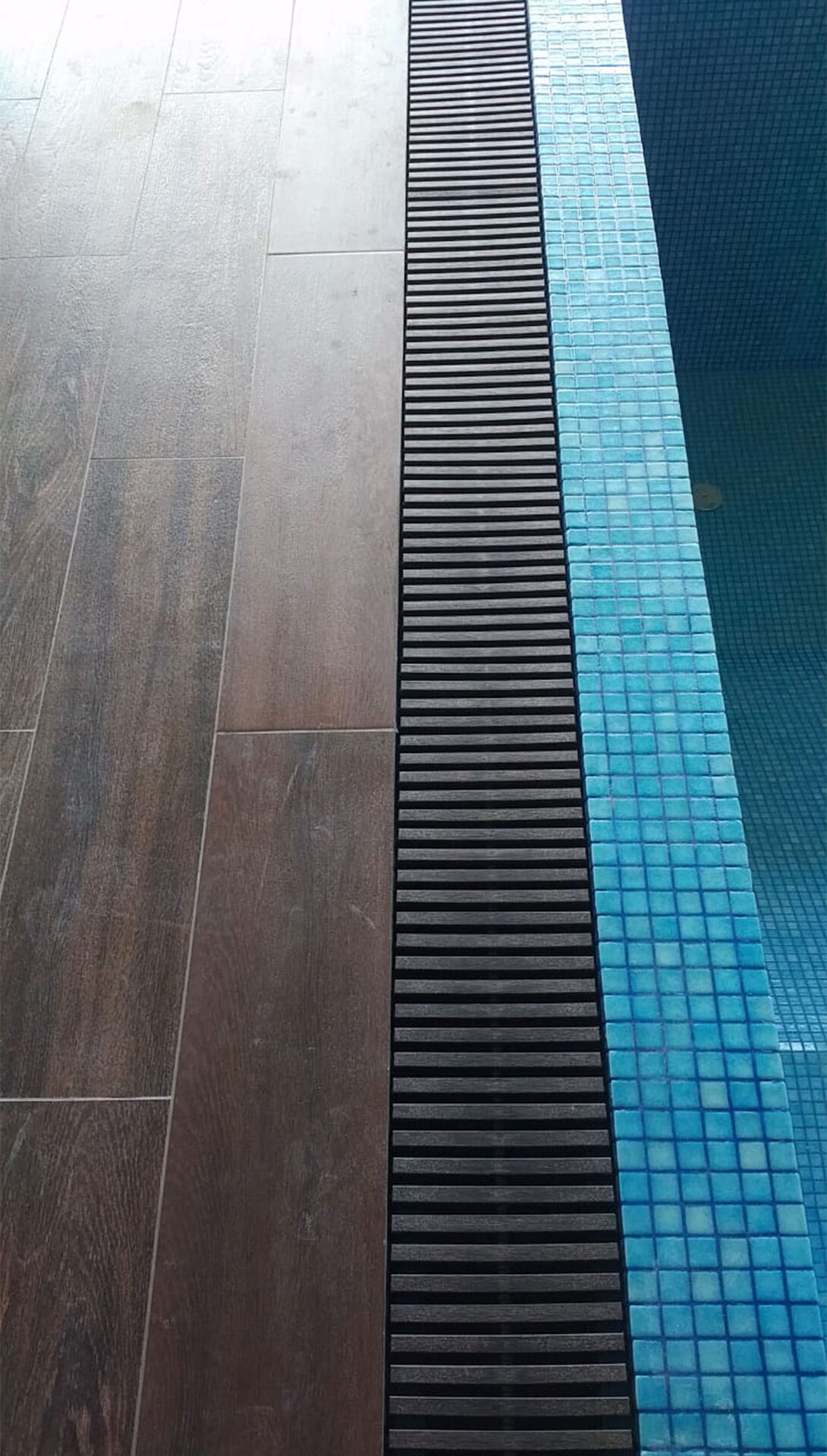 Декоративная переливная решетка для бассейнов 8